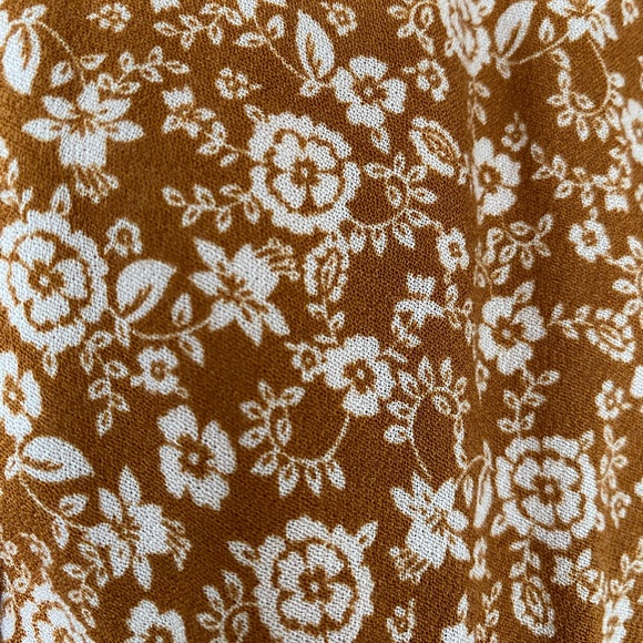 Sadie & Sage Floral Boho Top - Picture 5 of 6